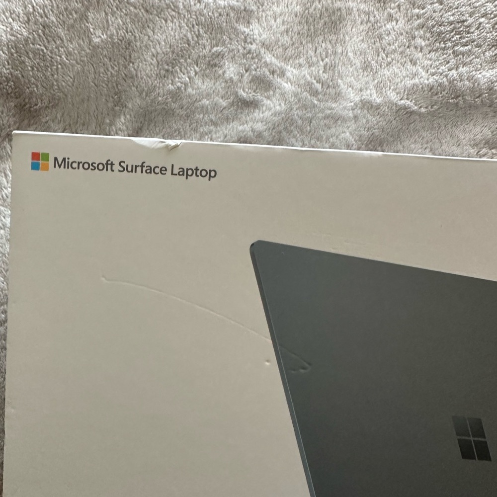 Microsoft Surface laptop box - Picture 4 of 8